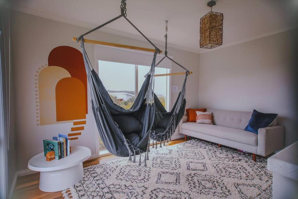 The Hangout King Beds Hammock Chairs With A View Villa Port Campbell Exterior photo